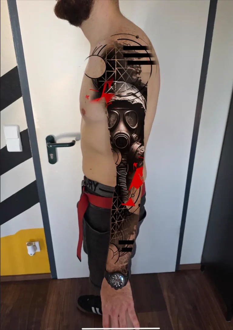 Trash-Polka-Entwurf mit Gasmaske auf ein Foto des Kundenarms montiert, Schulter bis Unterarm