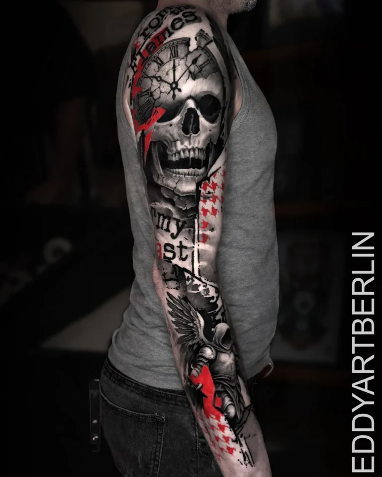 Arm-Sleeve mit Totenkopf, Taschenuhr und Engelsfigur im Trash-Polka-Stil